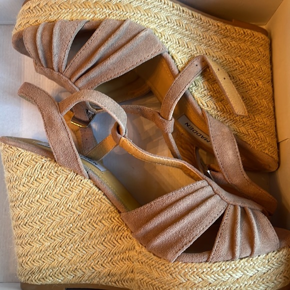 Steve Madden blush suede wedge sandal - Picture 6 of 8
